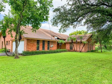 902 W Sugarcane Dr, Weslaco, TX 78599 - photo 2