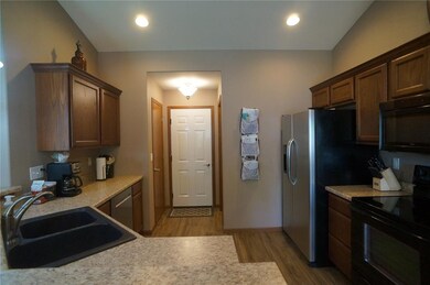 2131 Probst Ct SW, Cedar Rapids, IA 52404 - photo 3