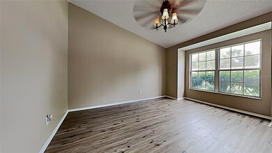 8152 Wellsmere Cir, Orlando, FL 32835 - photo 4