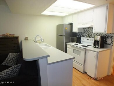 808 E Lawrence Ln unit 205, Phoenix, AZ 85020 - photo 7