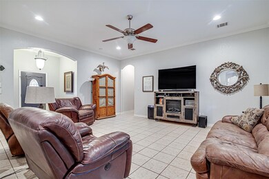 161 Churchill Cir, Weatherford, TX 76085 - photo 4