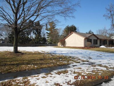 348 Meadow Dr, Circleville, OH 43113 - photo 3
