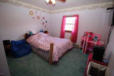Rob Mar-Bedroom2