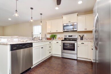 422 Eisenhower Dr-08
