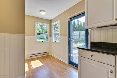 39 Kuzyk Rd Cream Ridge NJ-large-008-7-d