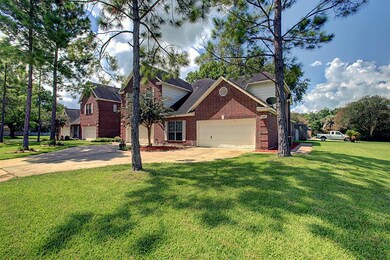 208 W Castle Harbour Dr unit 1, Friendswood, TX 77546 - photo 2