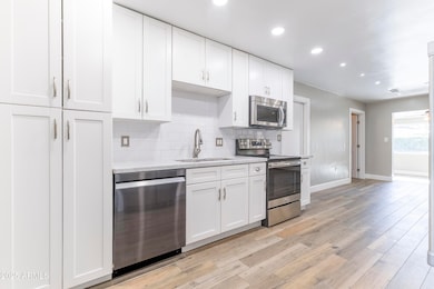 1119 W Medlock Dr, Phoenix, AZ 85013 - photo 4