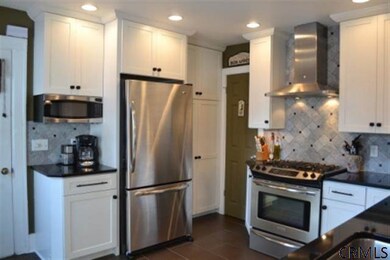 27 Oliver St, Albany, NY 12205 - photo 4