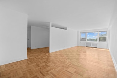 Briar Oaks unit 609, Bronx, NY 10471 - photo 5