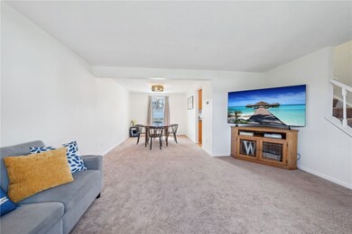 Living room/dining room
