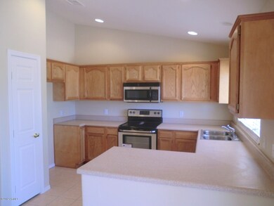 OPEN EAT IN KITCHEN