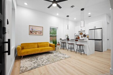 514 Dakota St unit 3, San Antonio, TX 78203 - photo 4