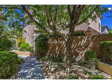Yard/Garden. SIDE COURTYOAD