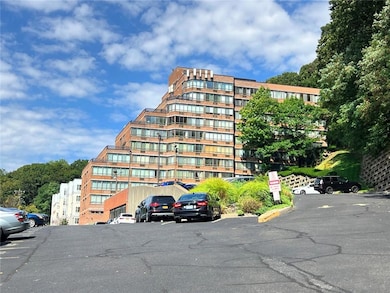 Sunrise Tower unit 501, Staten Island, NY 10304 - photo 6