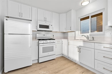 218 W Escalones unit C, San Clemente, CA 92672 - photo 2