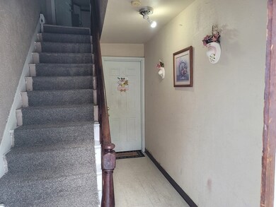 19 Clinton Ct, Lawrence, MA 01841 - photo 2