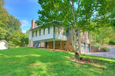 211 Pine Dr, Blacksburg, VA 24060 - photo 6