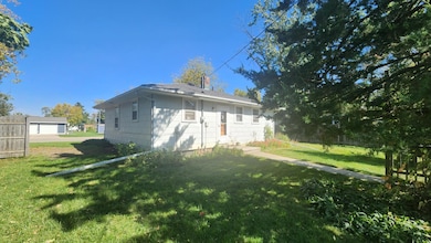 510 5th St SE, Pipestone, MN 56164 - photo 3