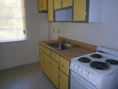 504/506 Elm St, Jacksonville, NC 28540 - photo 2