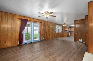 2634 E Meadowmere St-8