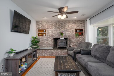 1210 Meadow View Rd, Pasadena, MD 21122 - photo 7