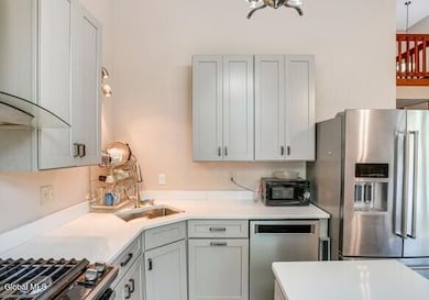 214 Walnut Ln, Slingerlands, NY 12159 - photo 3