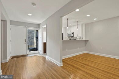 11156 Saffold Way, Reston, VA 20190 - photo 4