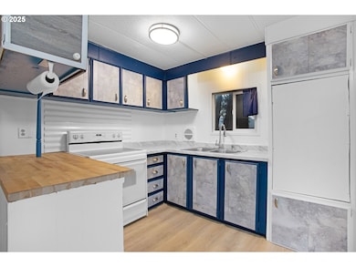 4900 Royal Ave unit 56, Eugene, OR 97402 - photo 7