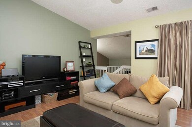 1929 Villaridge Dr unit B, Reston, VA 20191 - photo 6