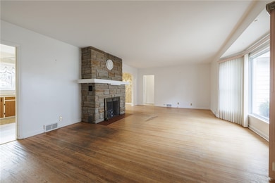 127 Barry Rd, Rochester, NY 14617 - photo 2