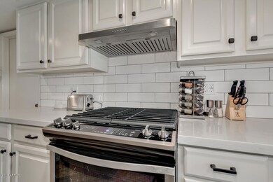 SLEEK BACKSPLASH