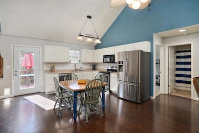 602 Oak Leaf Ct-8