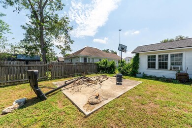 1301 Reid St, Houston, TX 77022 - photo 7