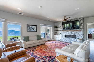 Spacious living area with gas fireplace