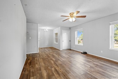 660 E 143rd St, Glenpool, OK 74033 - photo 4