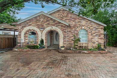 2746 Sharon St, Dallas, TX 75211 - photo 3