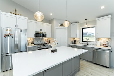 179 Stonelake Dr SE, Rochester, MN 55904 - photo 4