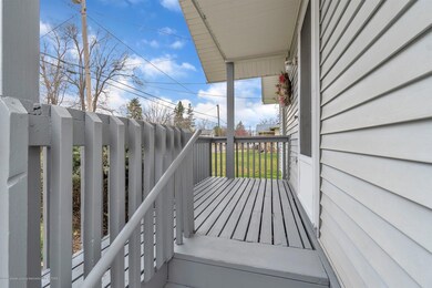06-431 S Rosemary St-windowstill-re
