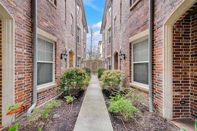 Private 6 condo walk way.