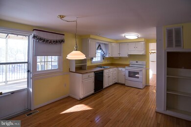 8412 Jandy Ave, Laurel, MD 20723 - photo 4