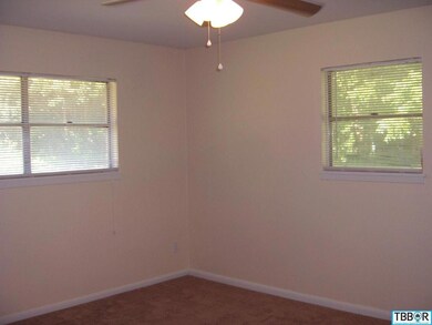 506 S College Ave, Troy, TX 76579 - photo 6