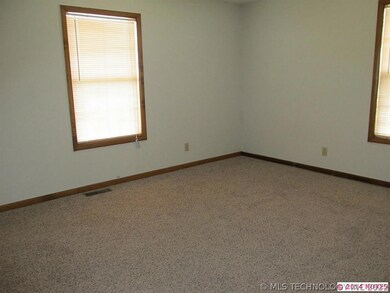 Master bedroom. Walk in closet. Clean carpet. Neut