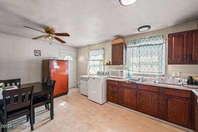 57 Twiller St, Albany, NY 12209 - photo 5