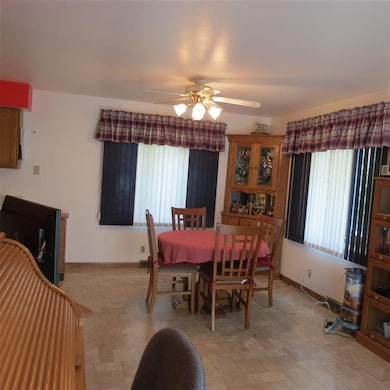 2339 S Chatham St, Janesville, WI 53546 - photo 3