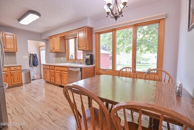 1602 S 17th St, Grand Forks, ND 58201 - photo 6