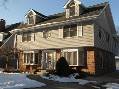 215 E Saint Charles Rd, Elmhurst, IL 60126 - photo 2