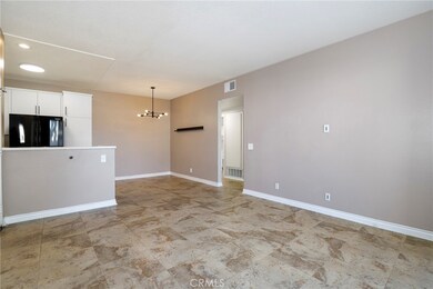 27614 Susan Beth Way unit F, Santa Clarita, CA 91350 - photo 5
