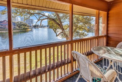 Screen porch to enjoy lake views, sunrises and waterfowl