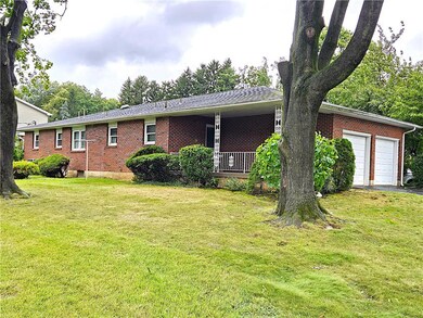 294 Flagstone Dr, Bethlehem, PA 18017 - photo 2