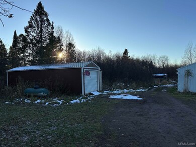 120 Johnson Rd, Wakefield, MI 49968 - photo 2